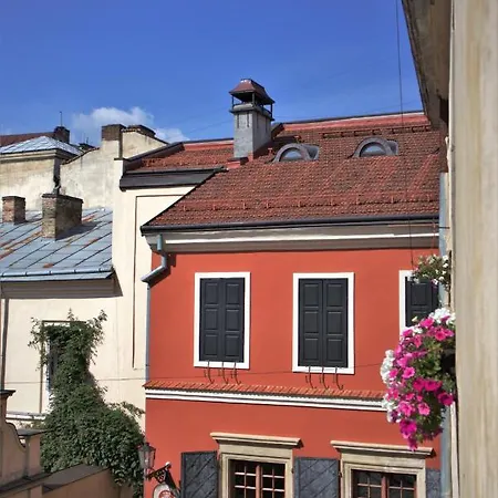 вірменський дворик / Armenian Courtyard