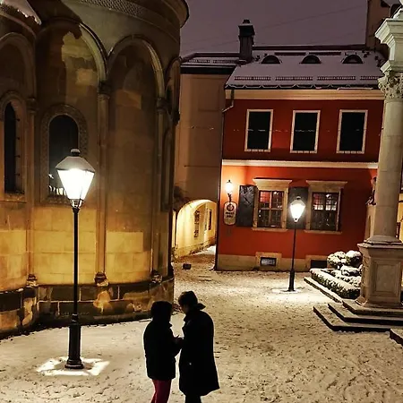 вірменський дворик / Armenian Courtyard