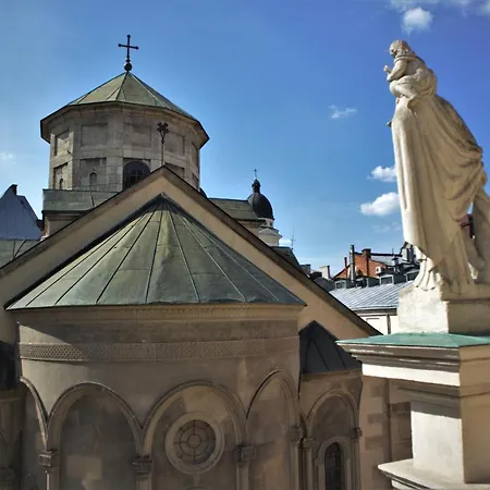 Апартаменти вірменський дворик / Armenian Courtyard *