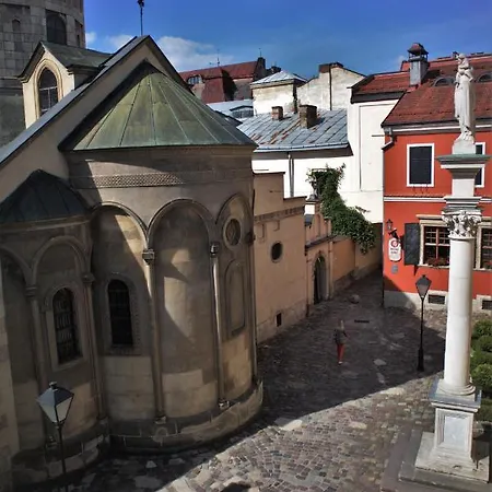 вірменський дворик / Armenian Courtyard Апартаменти Львів