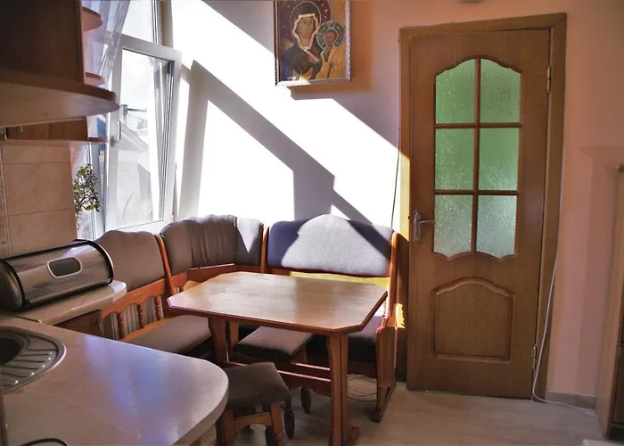 вірменський дворик / Armenian Courtyard *